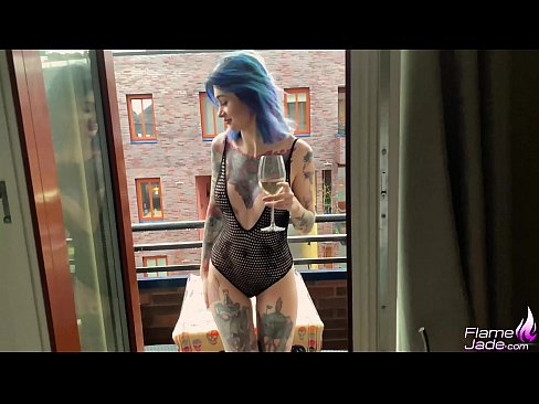 ❤️ زبردست لڑکی گلپ کے ساتھ چوس رہی ہے اور کھلے آسمان کے نیچے جوش سے چود رہی ہے۔ ❌  سیکس  ❌️